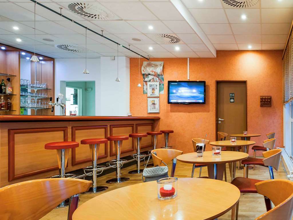 B&B Hotel Wuppertal-City Restaurant foto